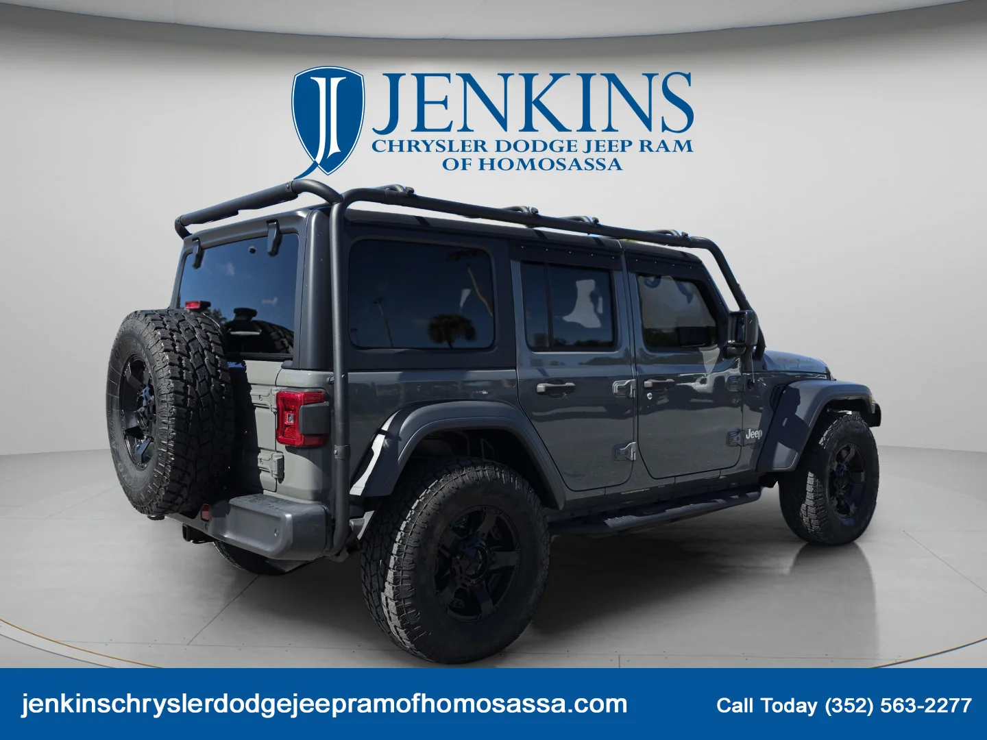 Used 2020 Sting-Gray Clearcoat Jeep Sport S image 4