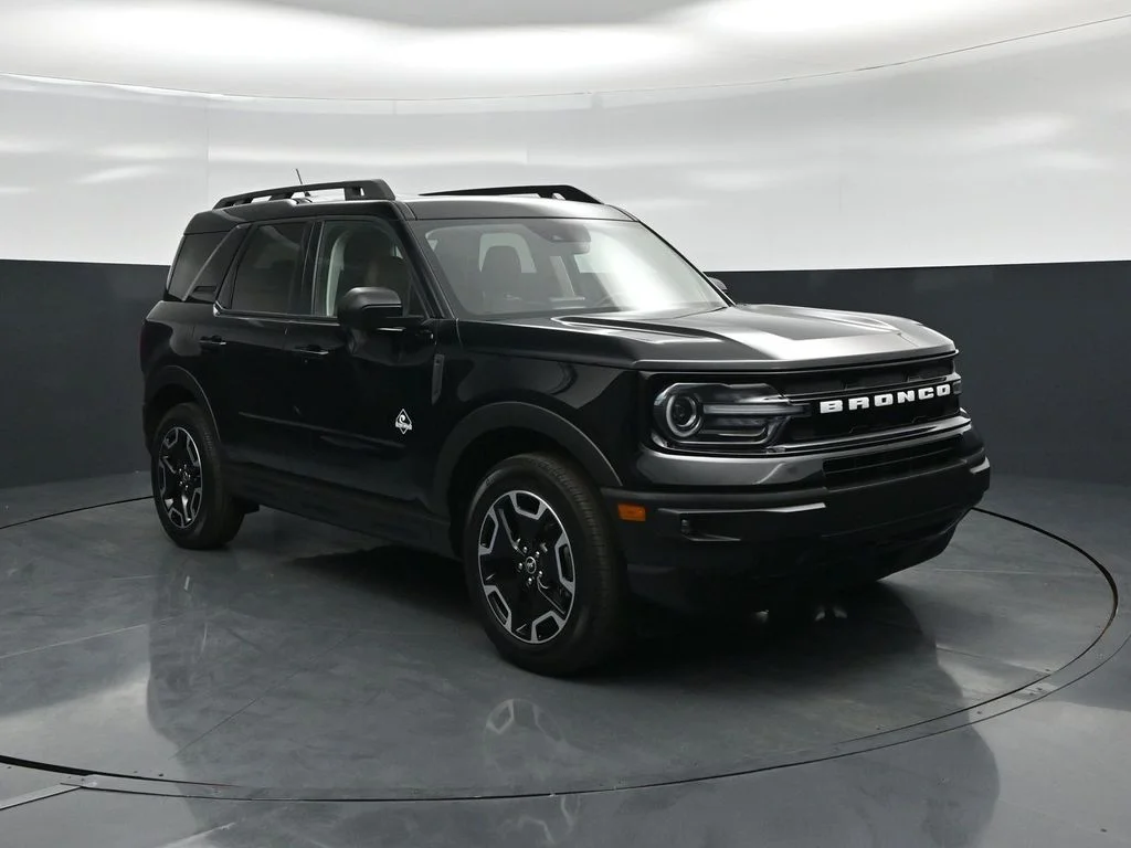 Used 2023 Black Ford Outer Banks image 22