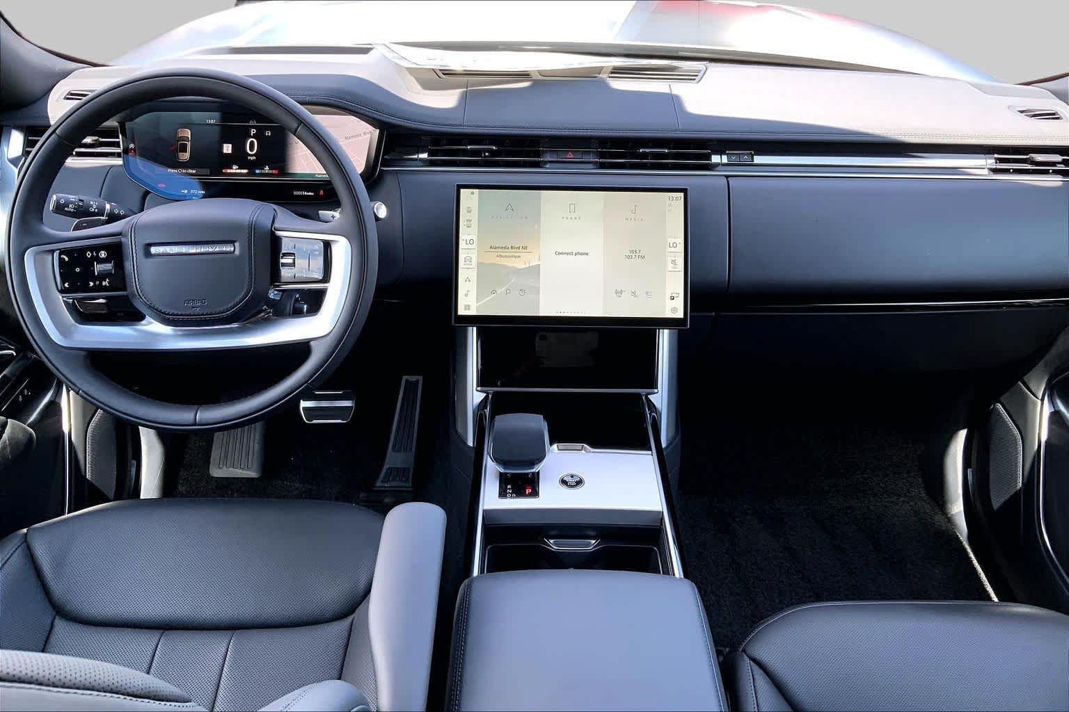 New 2026 Obsidian Black SV Bespoke Ultra Metallic Satin Land Rover SE image 5