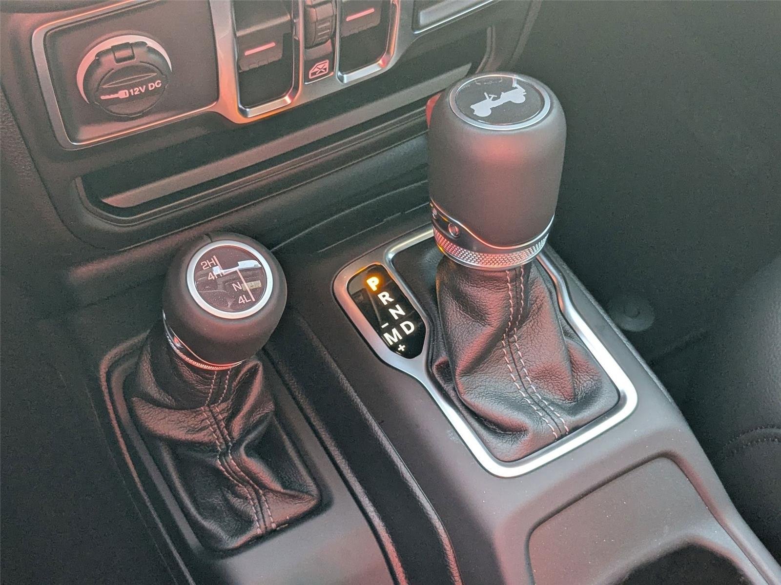 2025 Jeep Wrangler 4-Door Sahara - Photo 22