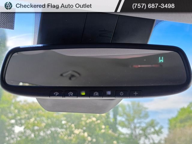 Used 2019 Dazzling White Hyundai SE image 9