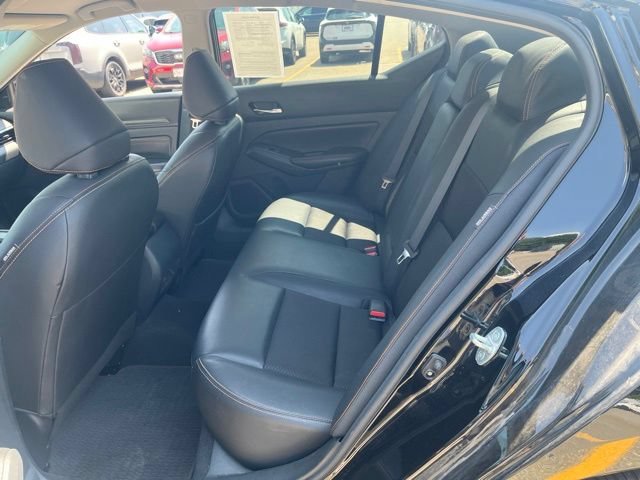 Used 2022 Super Black Nissan 2.5 SR image 13