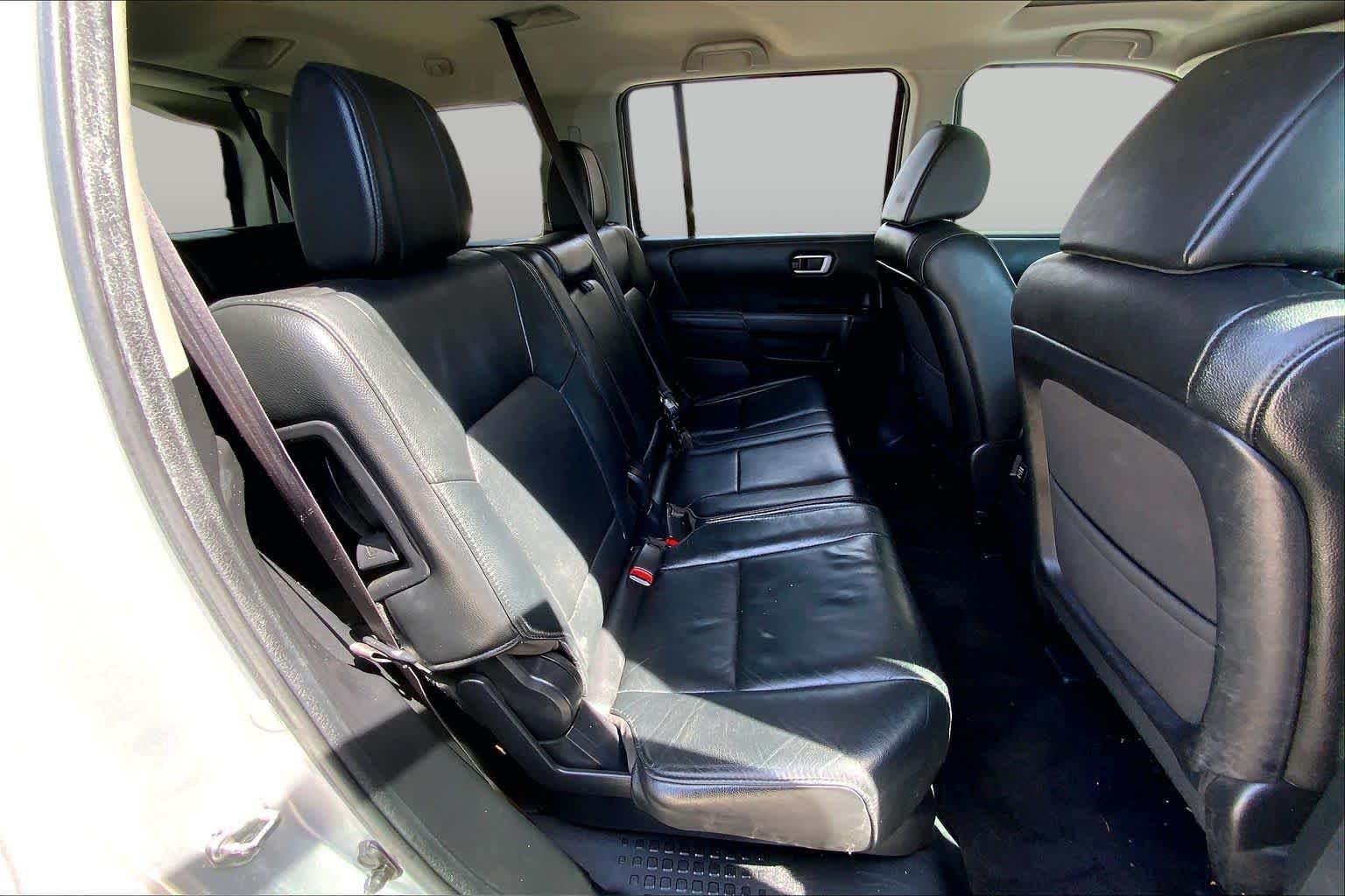 Used 2013 Alabaster Silver Metallic Honda EX-L image 18