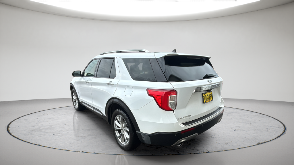 Used 2021 White Ford Limited image 20