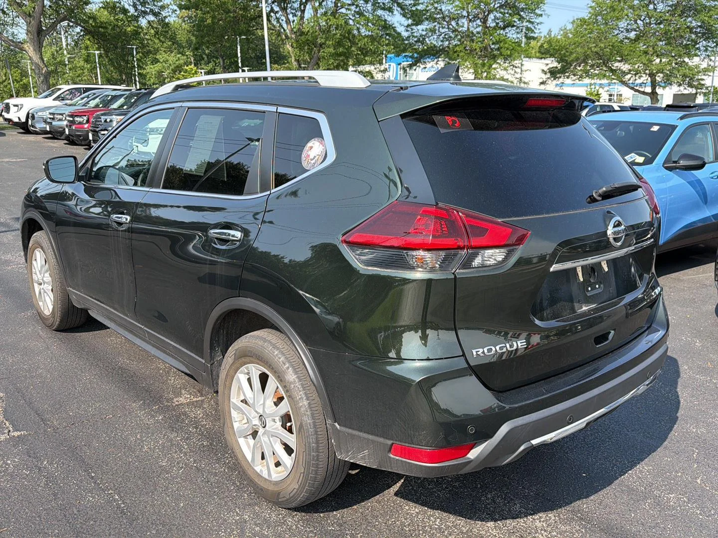 Used 2020 Midnight Pine Metallic Nissan SV image 7