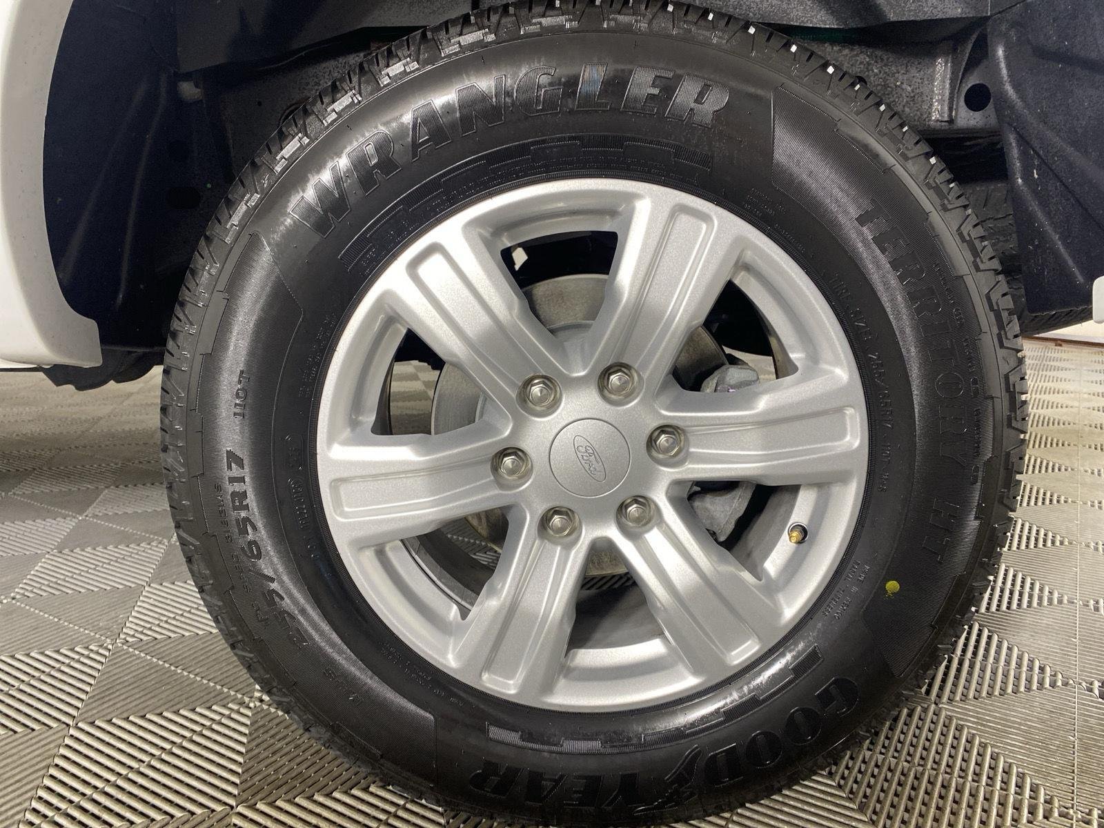 Used 2023 Oxford White Ford XLT image 12