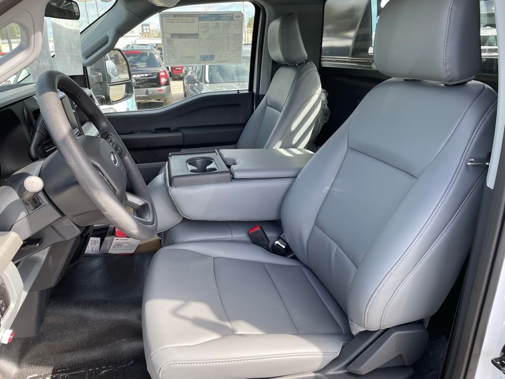 New 2026 Oxford White Ford F-550® XL image 9