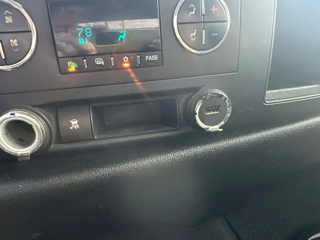 Used 2011 Red Chevrolet LT image 17