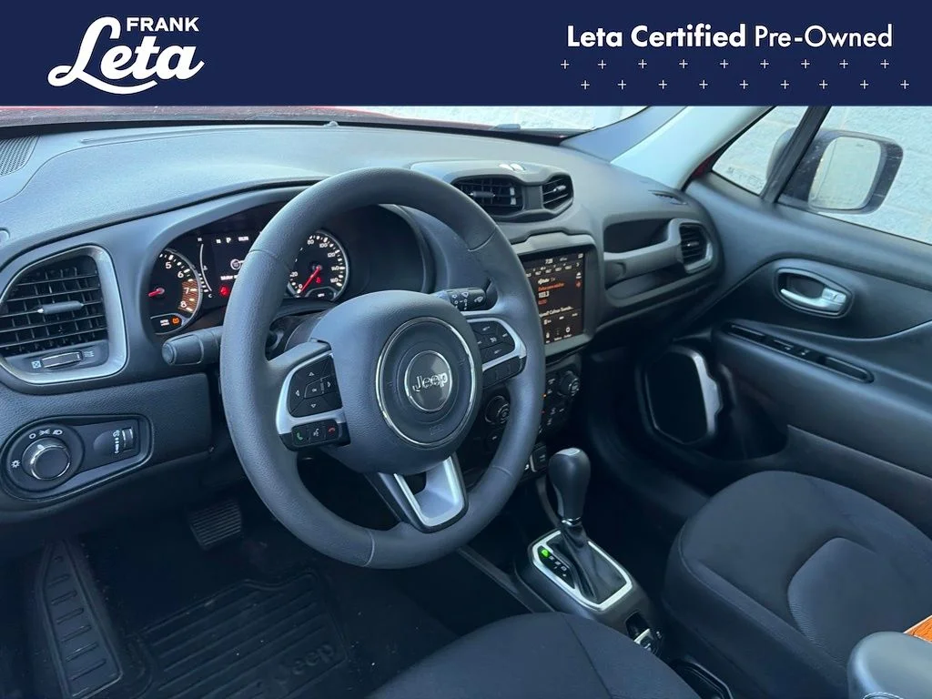 Used 2023 Red Jeep Latitude image 9