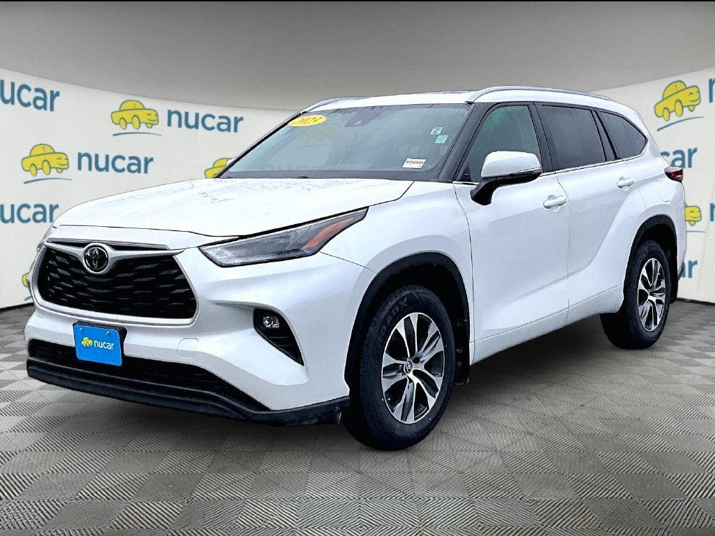 Used 2023 Beige Toyota XLE image 3