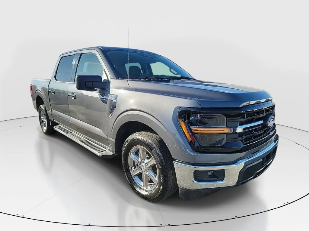 Used 2025 Gray Ford XLT image 3
