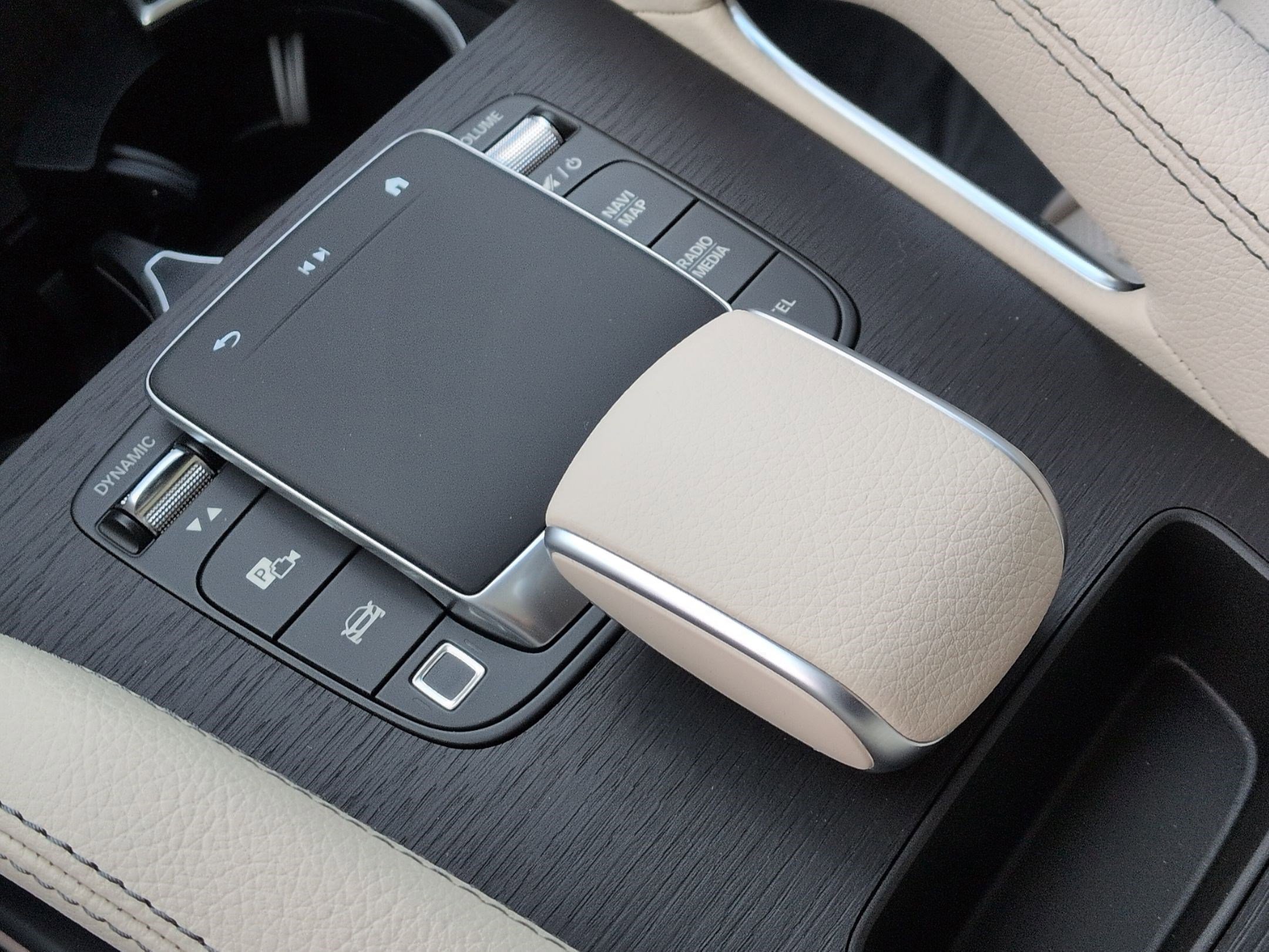 New 2026 Selenite Grey Metallic Mercedes-Benz GLE 450 image 14