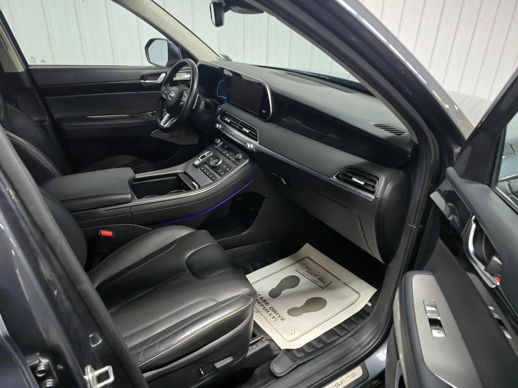 Used 2022 Gy Hyundai Limited image 25