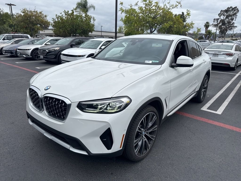 2022 BMW X4 xDrive30i's photo