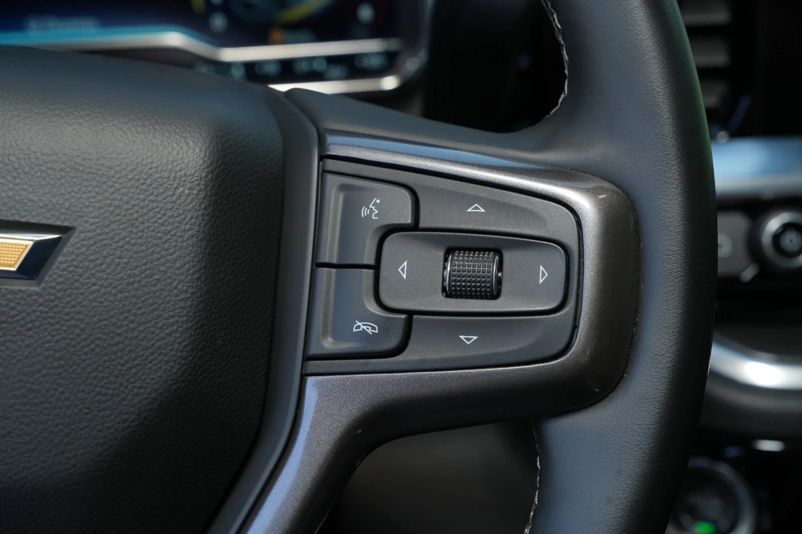Used 2024 Black Chevrolet High Country DRW image 27