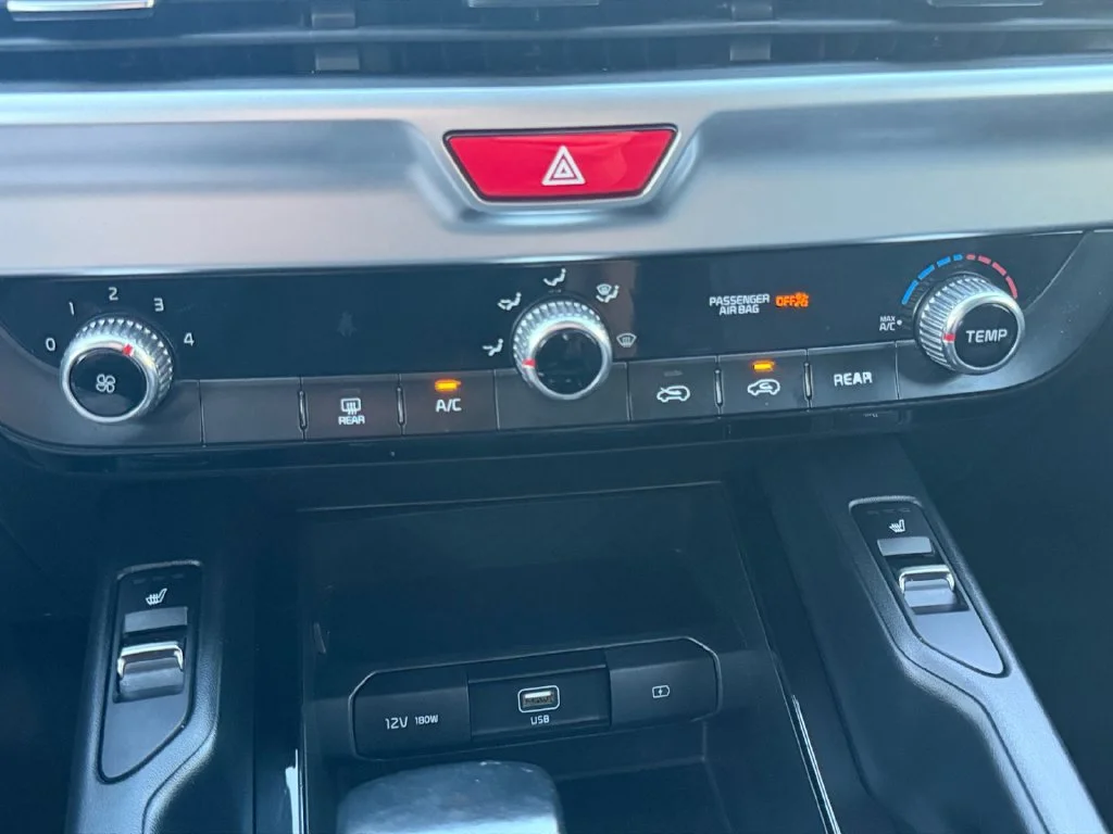 Used 2021 Black Kia S image 23