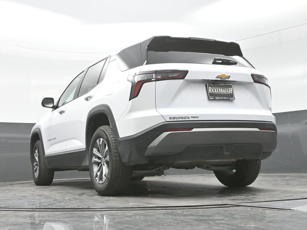 Used 2025 White Chevrolet LT image 29