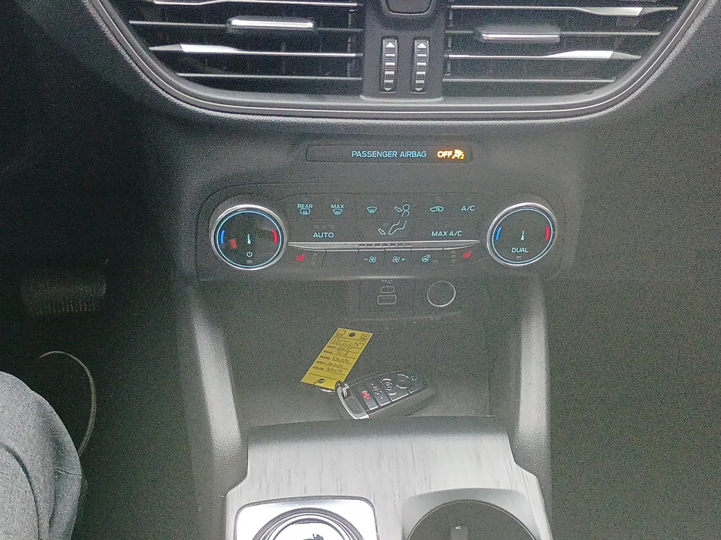 Used 2025 Oxford White Ford Active image 22