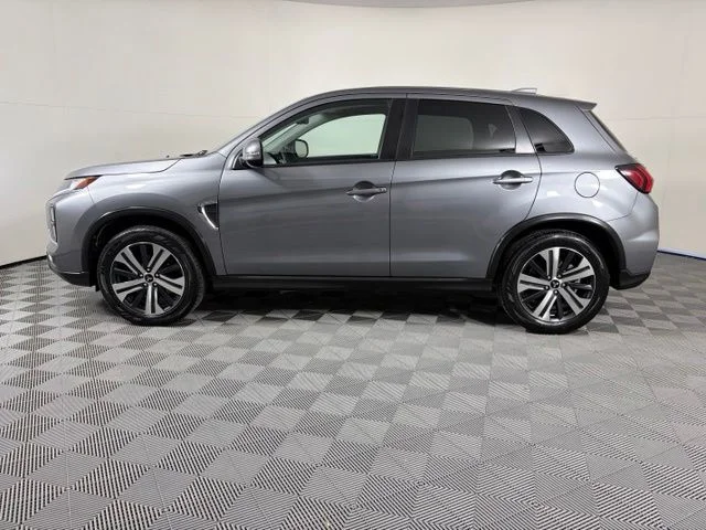 Used 2025 Gray Mitsubishi 2.0 S image 4