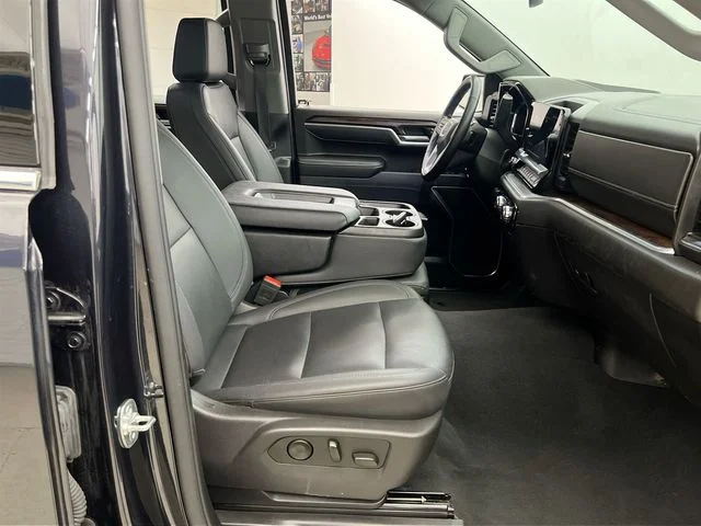 2025 GMC Sierra 1500 SLT - Photo 15