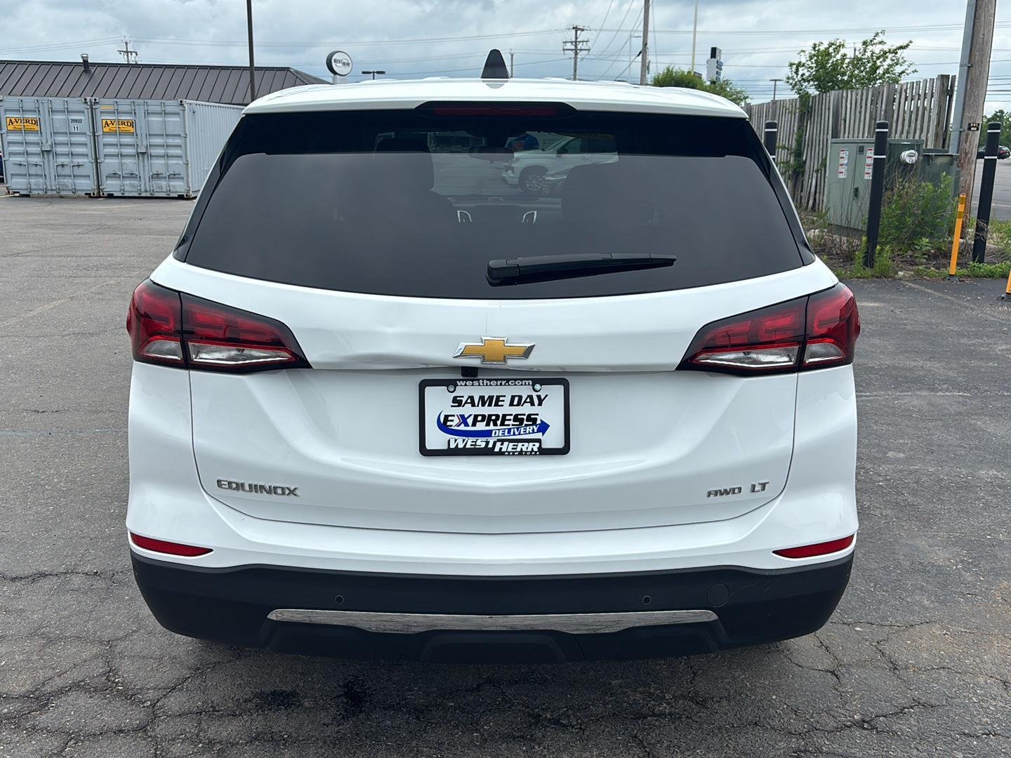 Used 2024 Summit White Chevrolet LT image 6