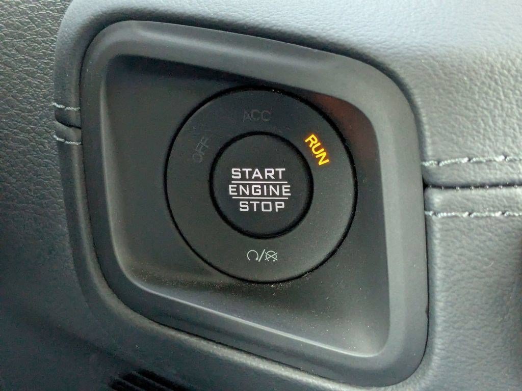 Used 2025 Mojito Clearcoat Jeep Rubicon image 18