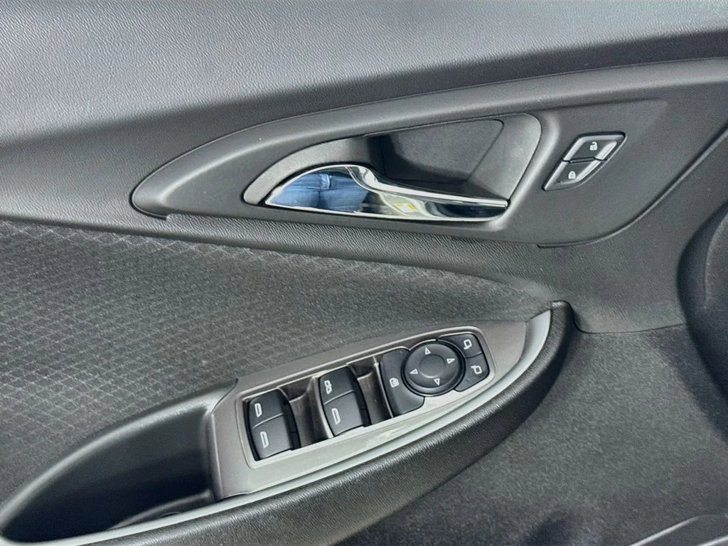 Used 2025 Gray Chevrolet LT image 21