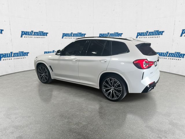 Used 2022 White BMW sDrive30i image 8