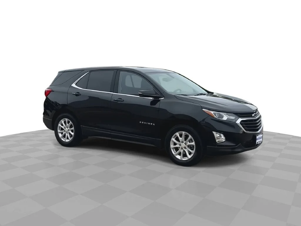 Used 2019 MOSAIC BLACK METALLIC Chevrolet LT image 2