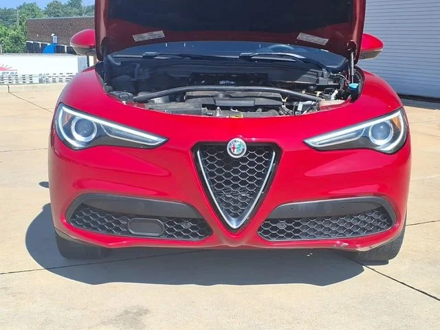 Used 2018 Red Alfa Romeo Ti image 23