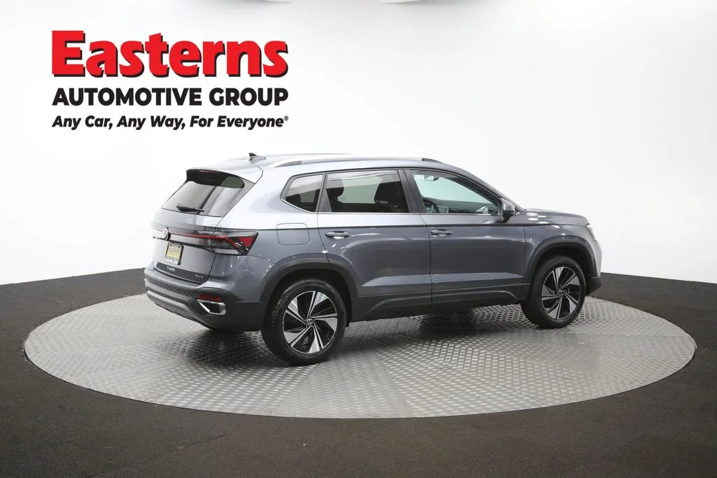 Used 2025 Gray Volkswagen 1.5T SE image 40