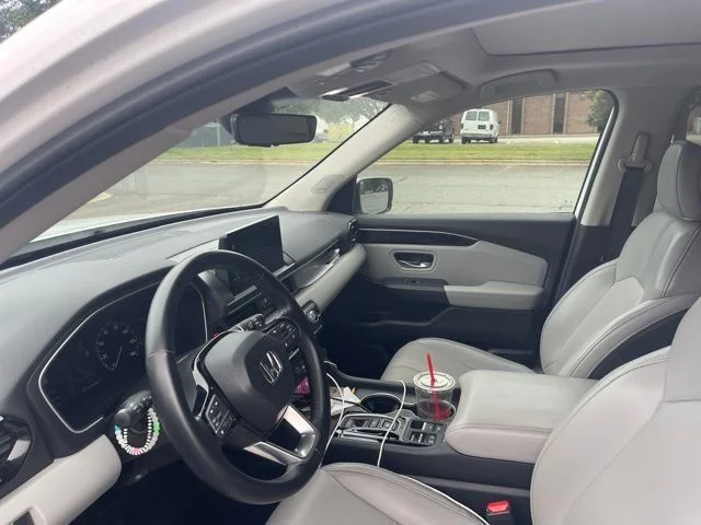 Used 2024  Honda Touring image 10