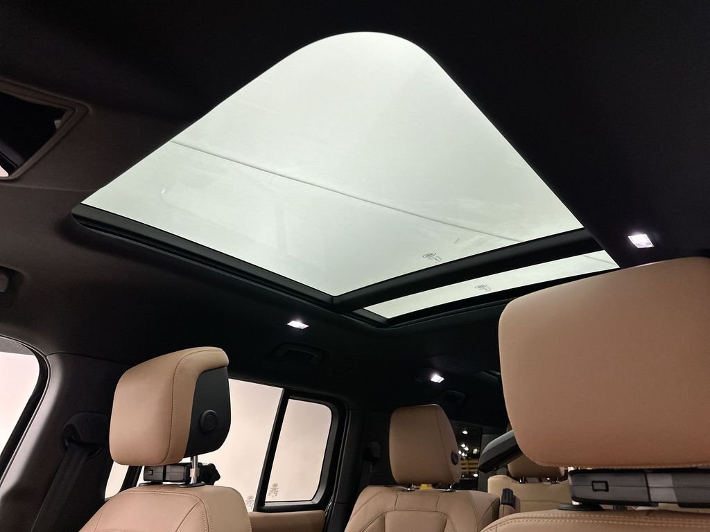 New 2026 Santorini Black LAND ROVER X-Dynamic SE image 12