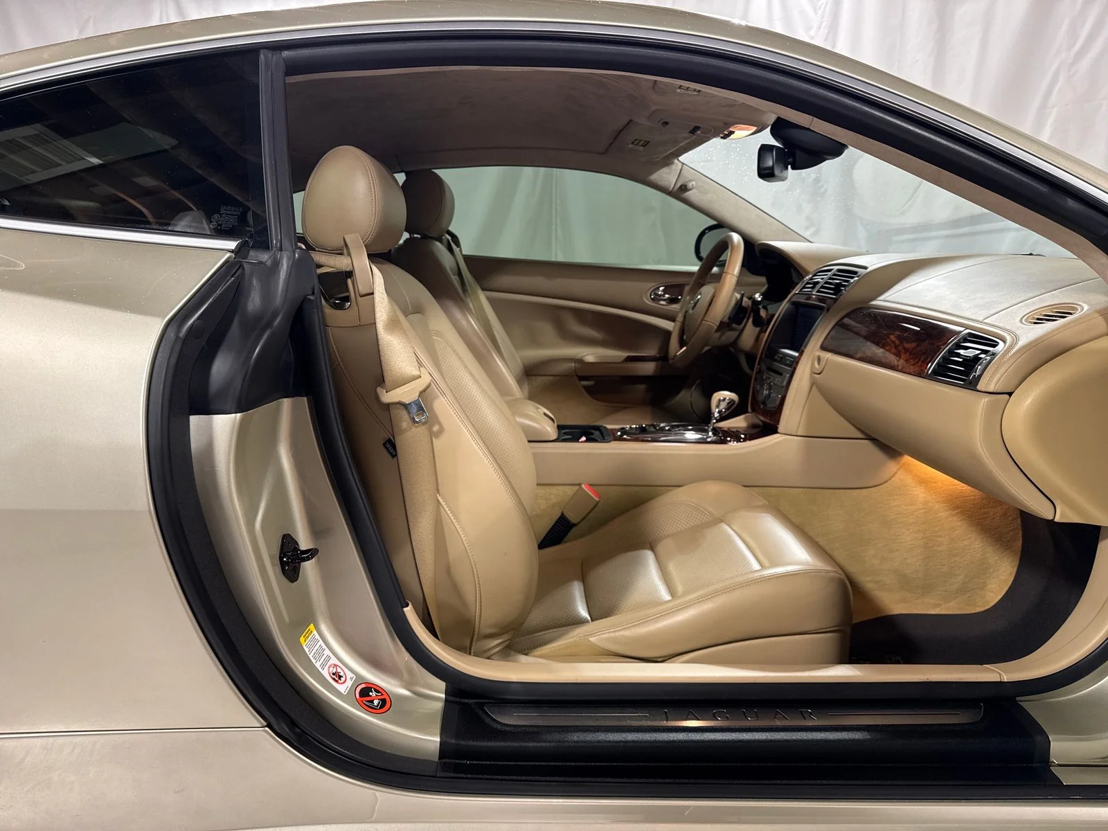 Used 2008 Winter Gold Jaguar XKR Base image 15