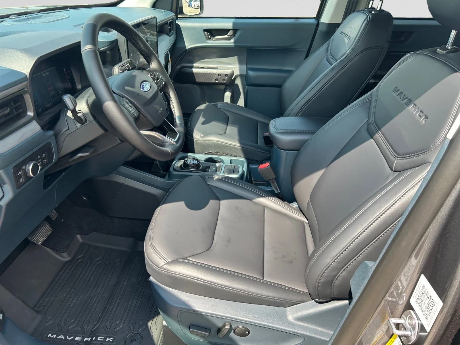 New 2026 Carbonized Grey Metallic Ford Lariat image 13
