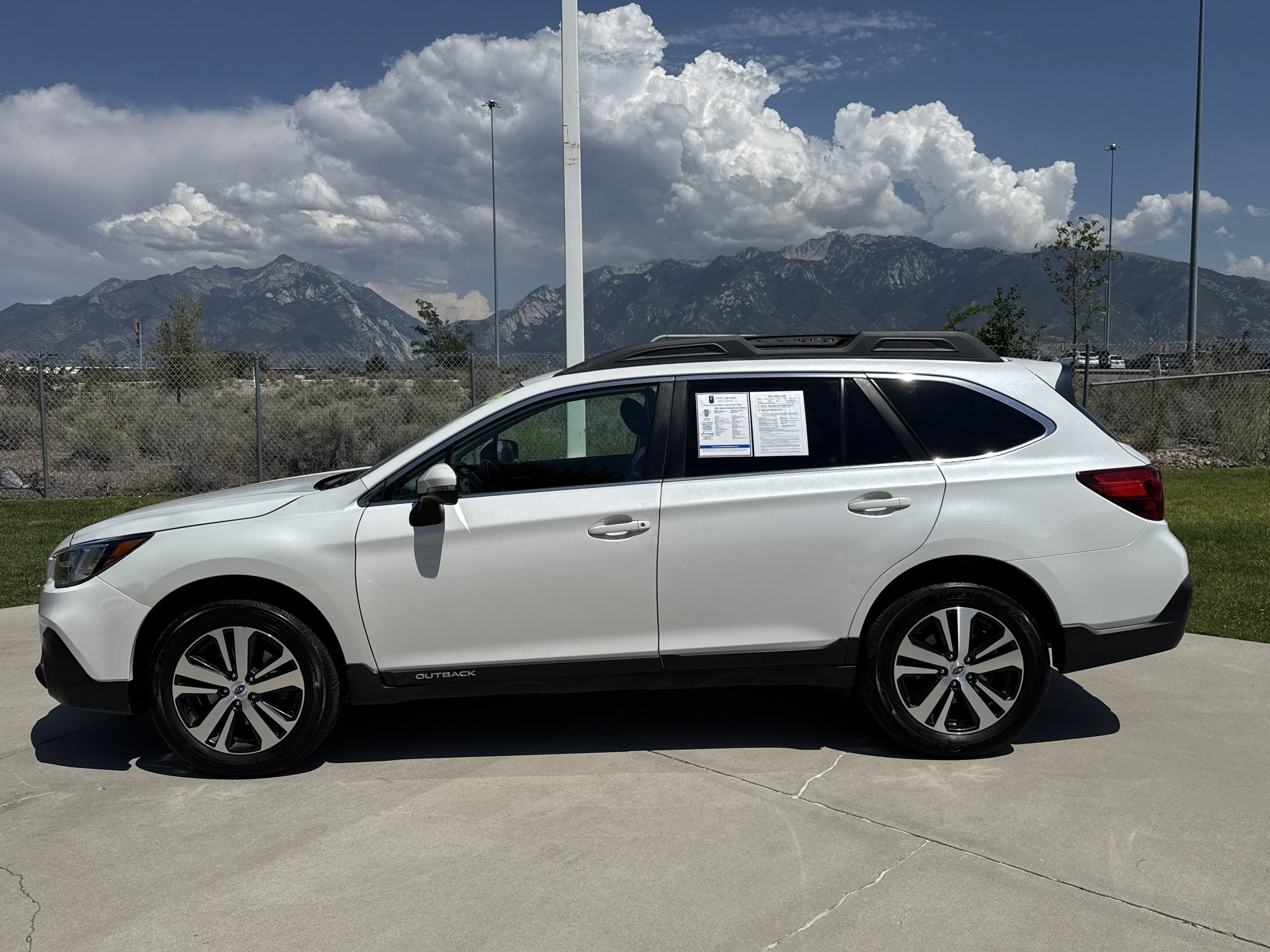 Used 2019 Crystal White Pearl Subaru Limited image 2