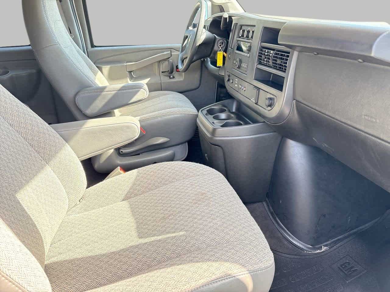 2025 Chevrolet Express Passenger LS - Photo 8