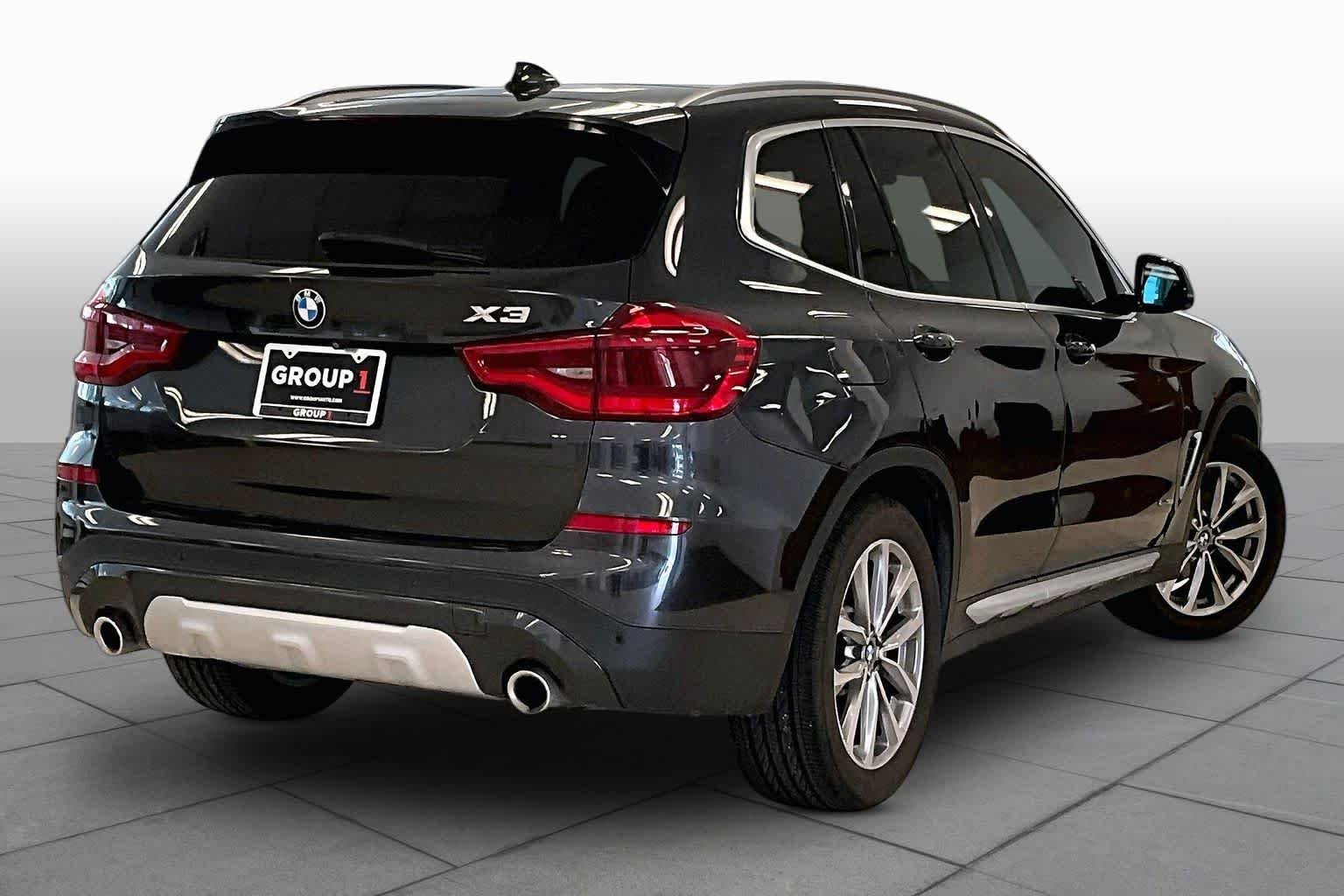 Used 2018 Dark Graphite Metallic BMW xDrive30i image 12