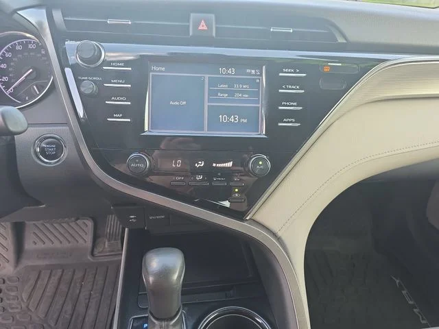 Used 2019 Silver Toyota SE image 20