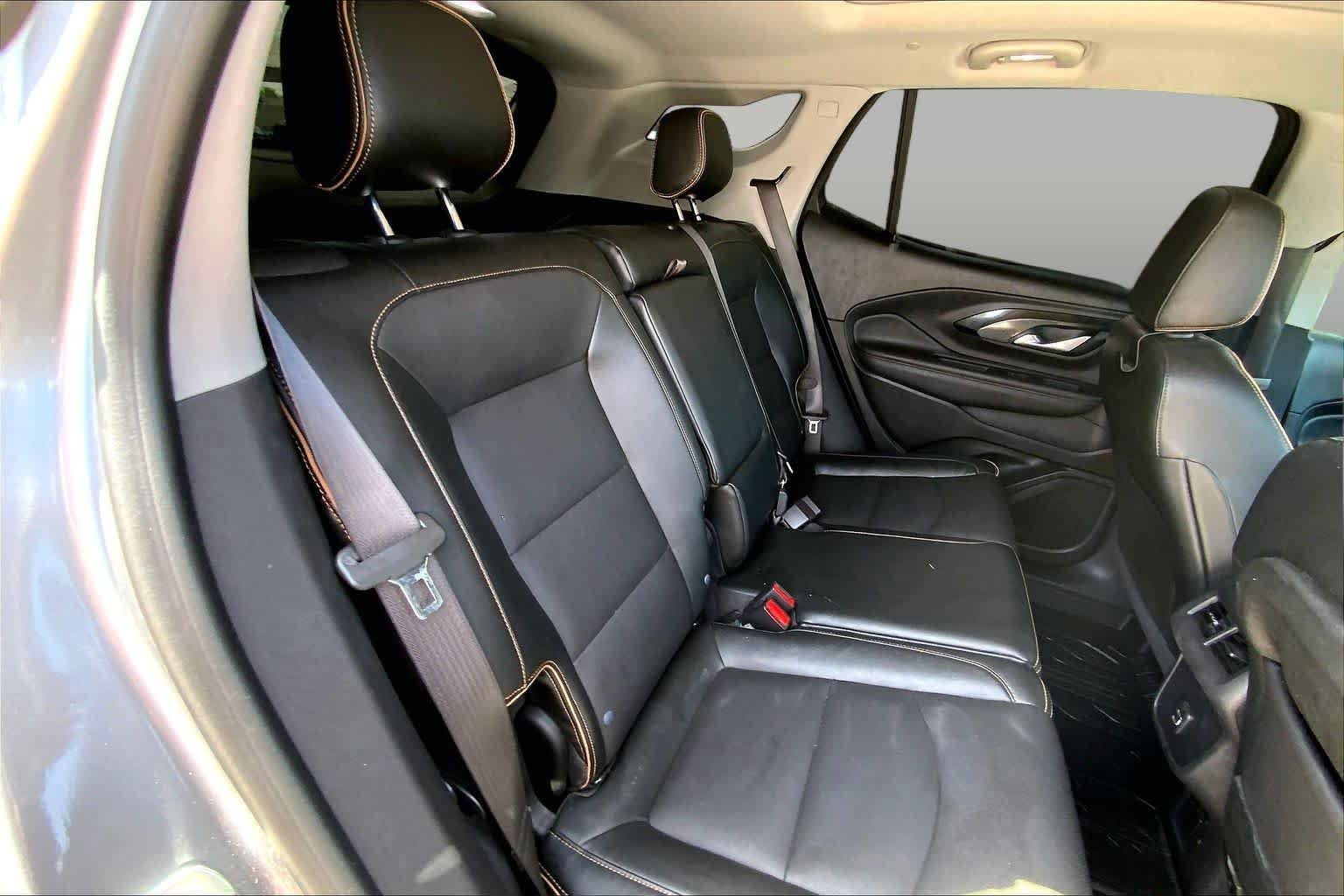 Used 2024 Sterling Metallic GMC AT4 image 19