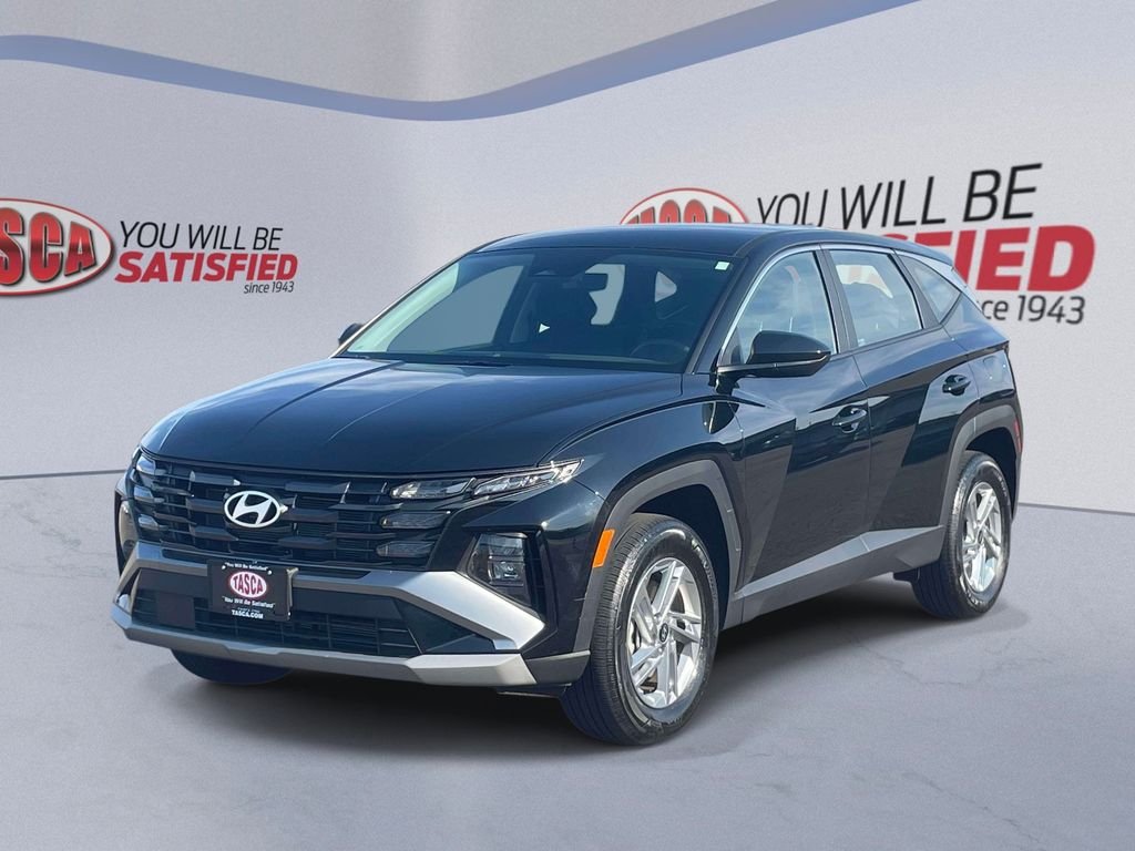 Used 2025 Black Hyundai SE image 4