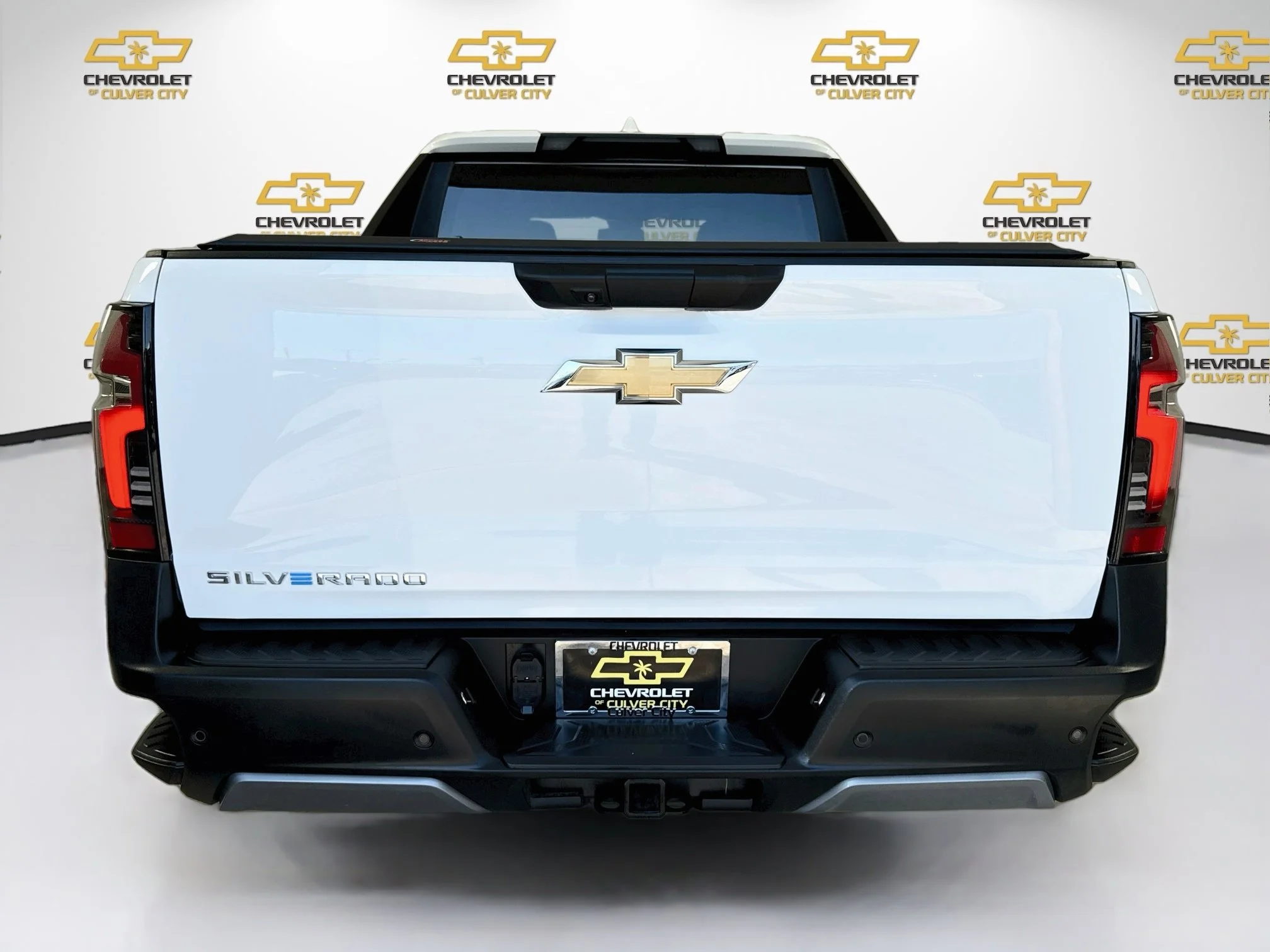 Used 2026 Summit White Chevrolet LT - Extended Range image 7