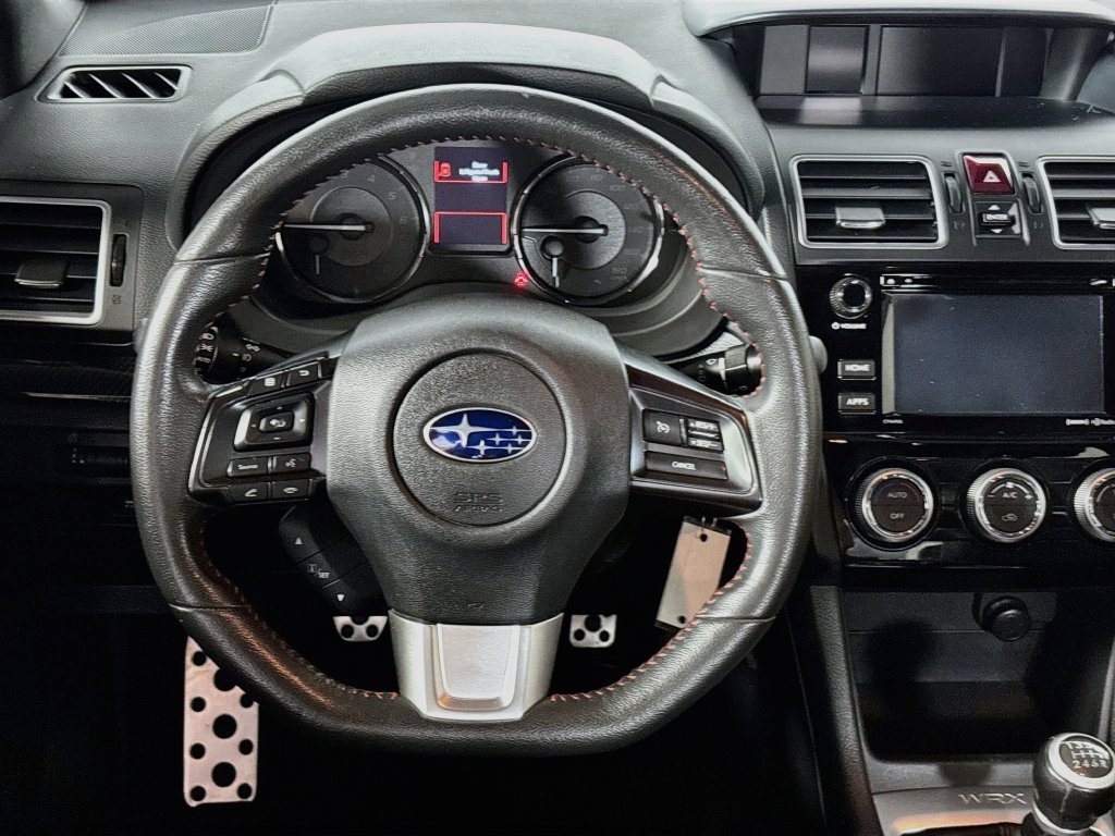 Used 2016 Ice Silver Metallic Subaru Limited image 13