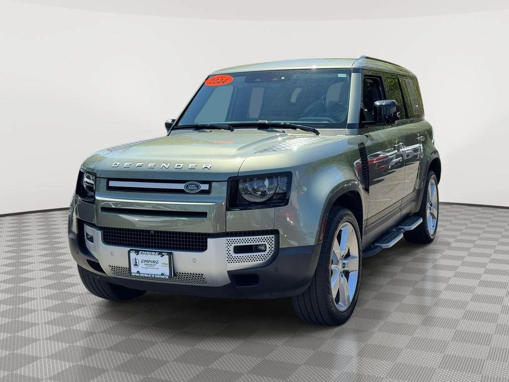 Used 2024 Pangea Green Metallic Land Rover 110 P400 S image 3