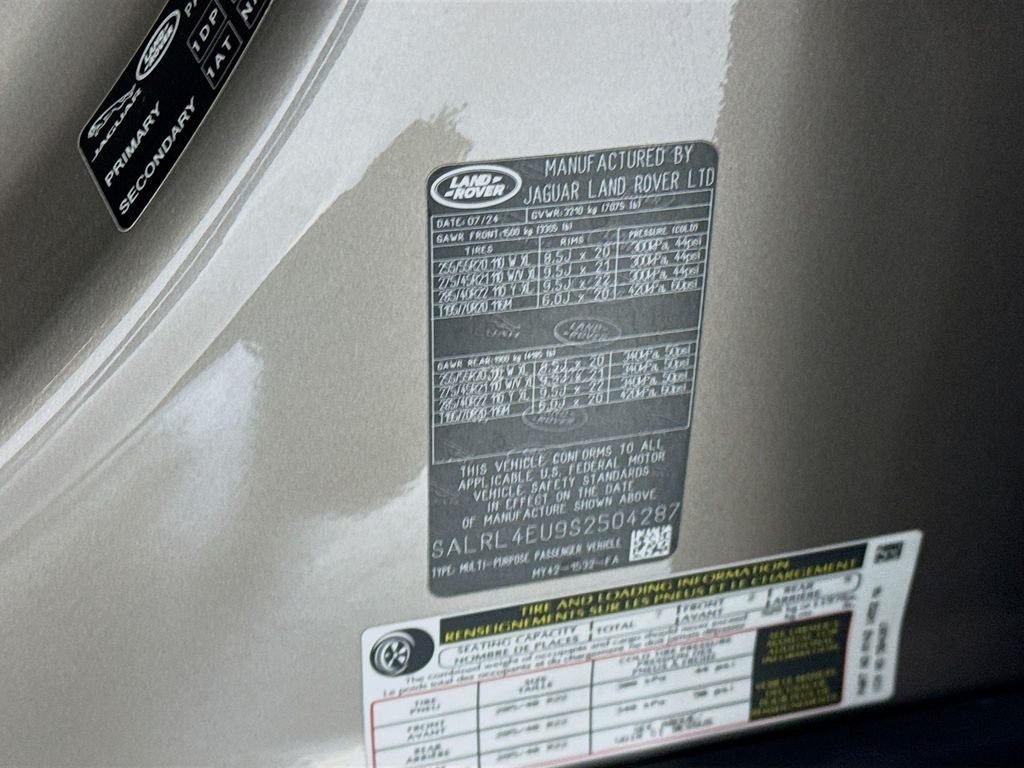 Used 2025 Lantau Bronze Metallic Land Rover Dynamic SE image 36