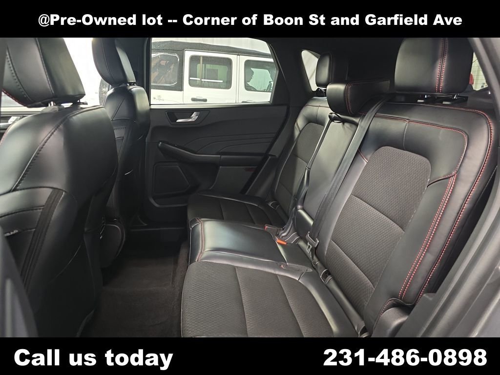 Used 2025 Gray Ford ST-Line Select image 38