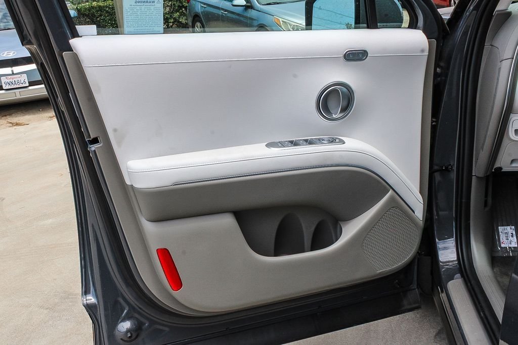 New 2026 Gray Hyundai SEL Premium image 25