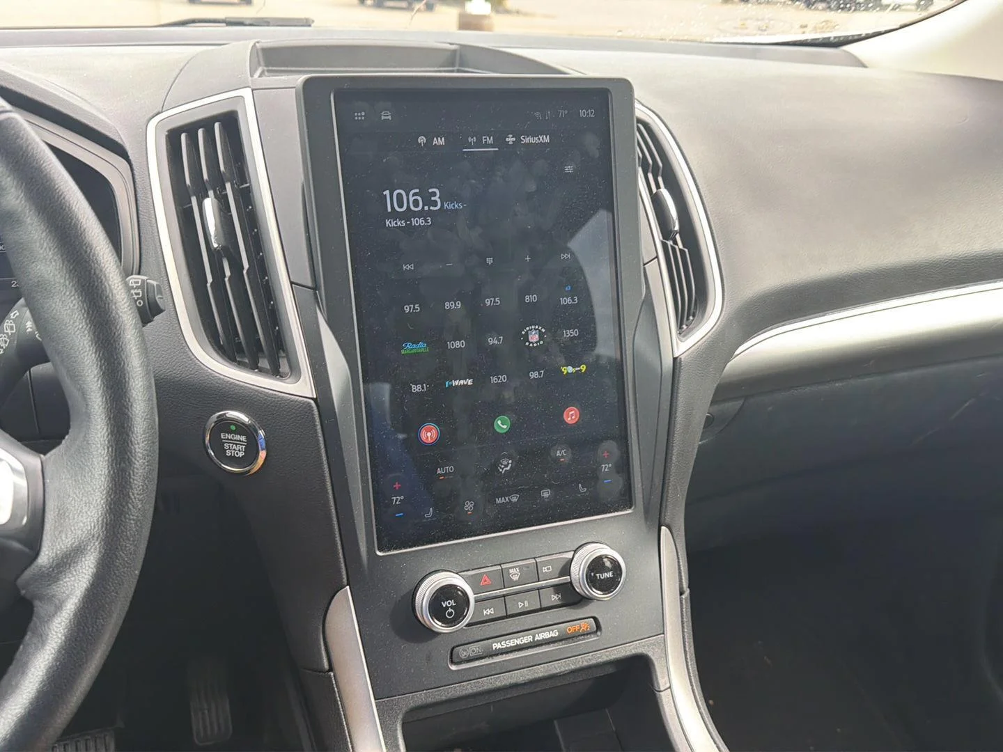Used 2022 Oxford White Ford SEL image 19