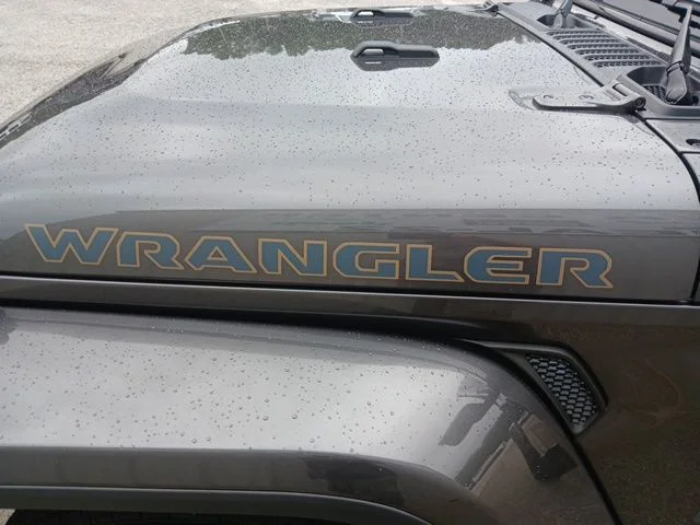 New 2026 Granite Crystal Metallic Clear-Coat Exterior Paint Jeep 85th Anniversary Edition image 10