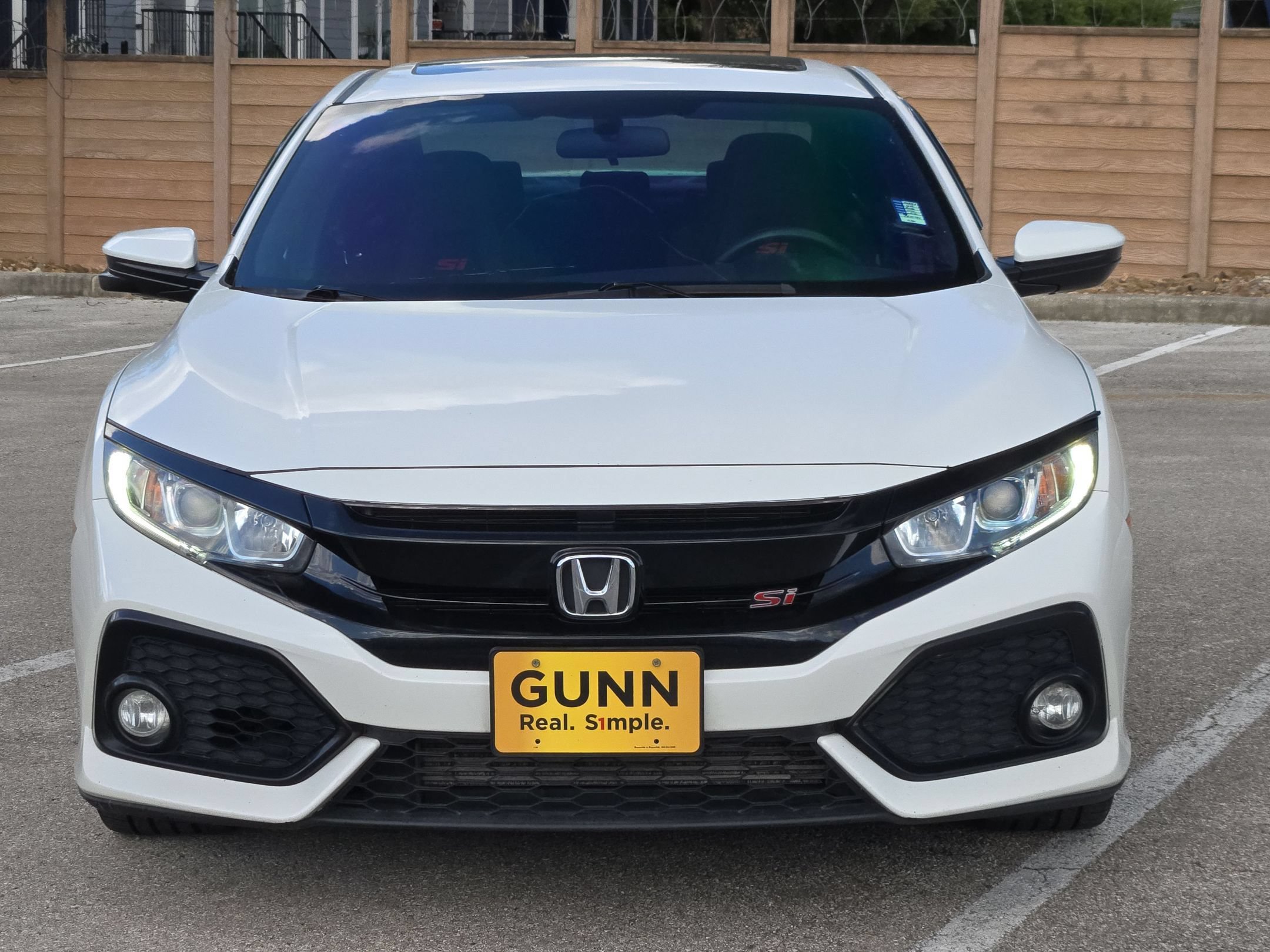Used 2018 White Honda  image 8